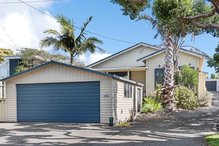 12 Richmond ST, Fitzroy, New Plymouth - Carousel 2