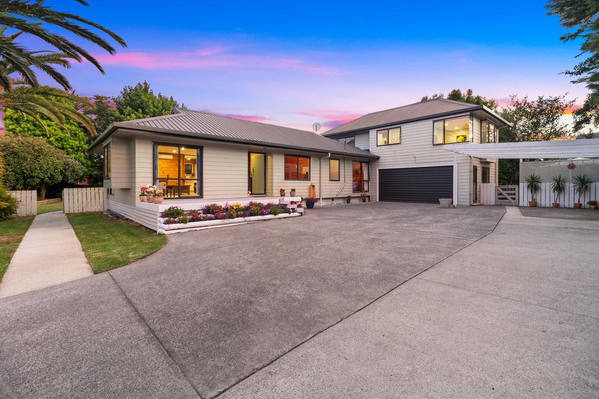6 Vintners Close, Huapai, Kumeu - Carousel 1