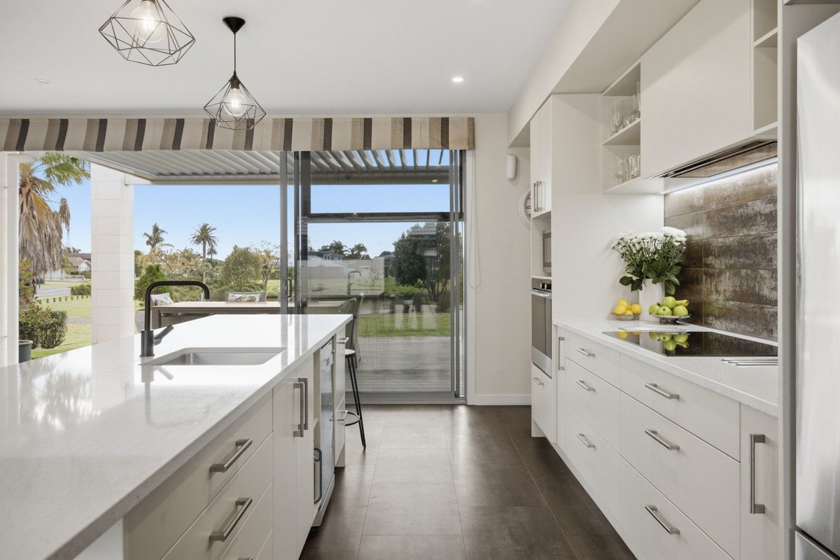 71 Palm Springs Boulevard, Papamoa Beach, Papamoa - Carousel 2