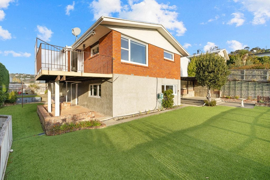 96 Moncks Spur Road, Redcliffs, Christchurch - Carousel 1