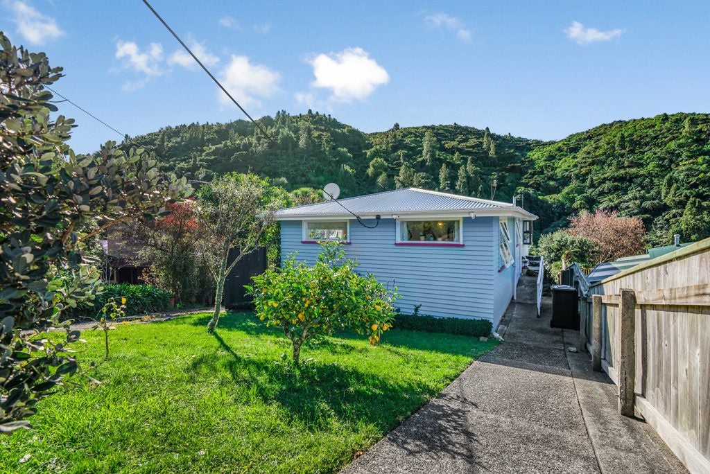 1/38 Foster Crescent, BELMONT, LOWER HUTT - Carousel 1