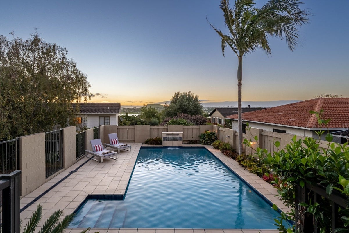 22 Andrea Place, Sunnyhills, Auckland - Carousel 50