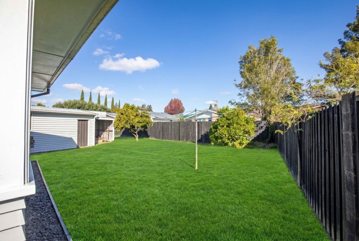 9 Panair Crescent, Hillcrest, Hamilton - Carousel 2