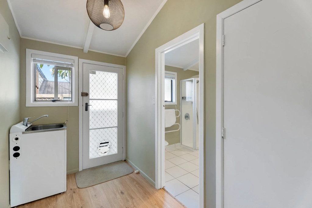 2/62 Rawhiti Road, Onehunga, Auckland - Carousel 19