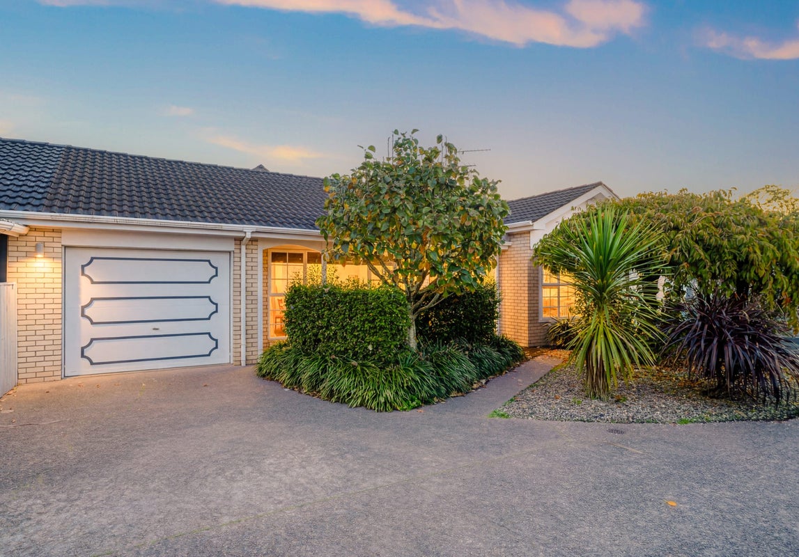 2/8 Domett Avenue, Epsom, Auckland - Carousel 1