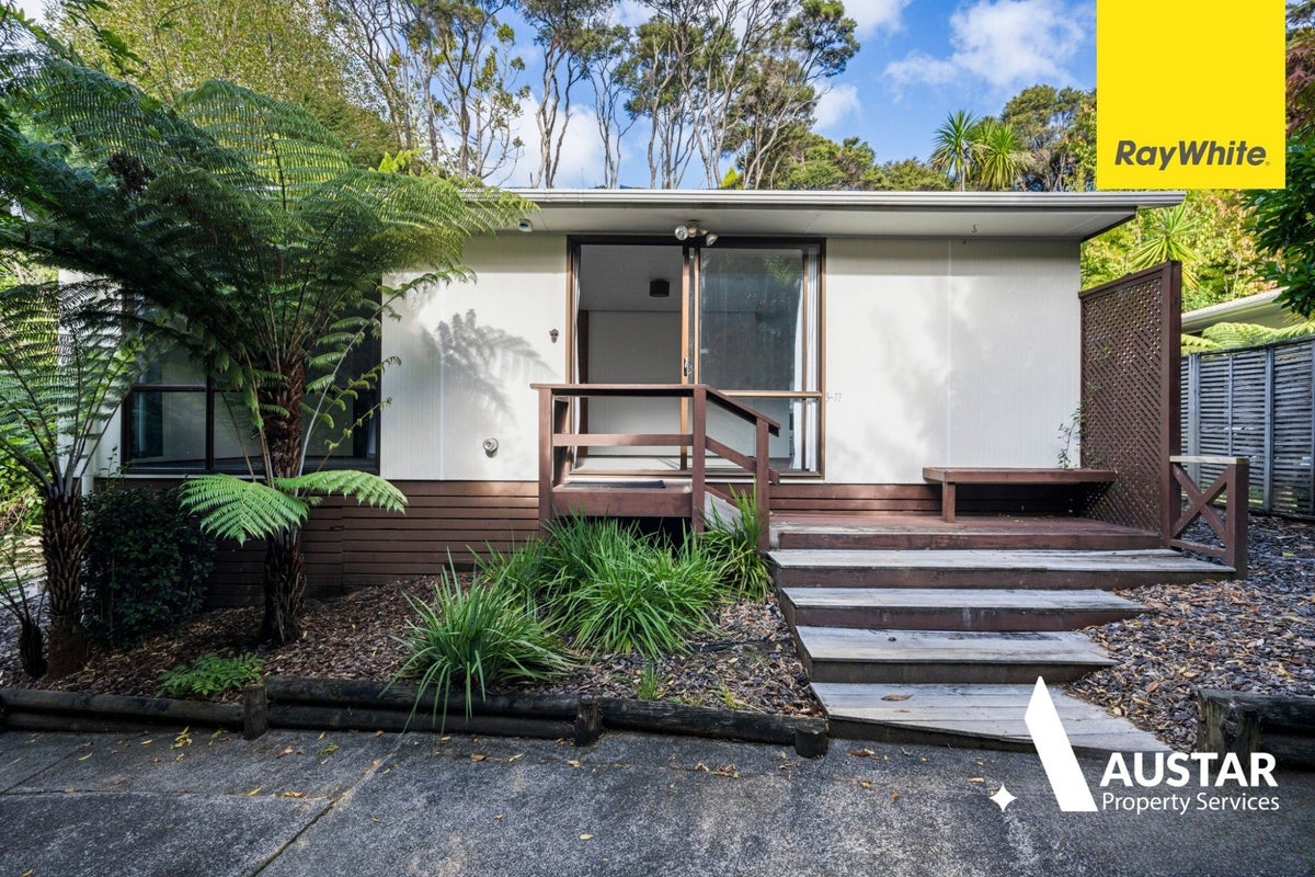 3/77 Woodfern Crescent, Titirangi, Auckland - Carousel 1