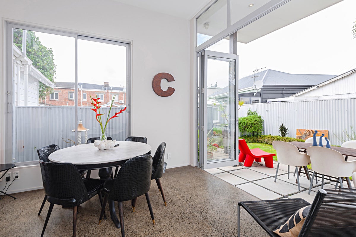 3/0 Valley Road, Mount Eden, Auckland - Carousel 19