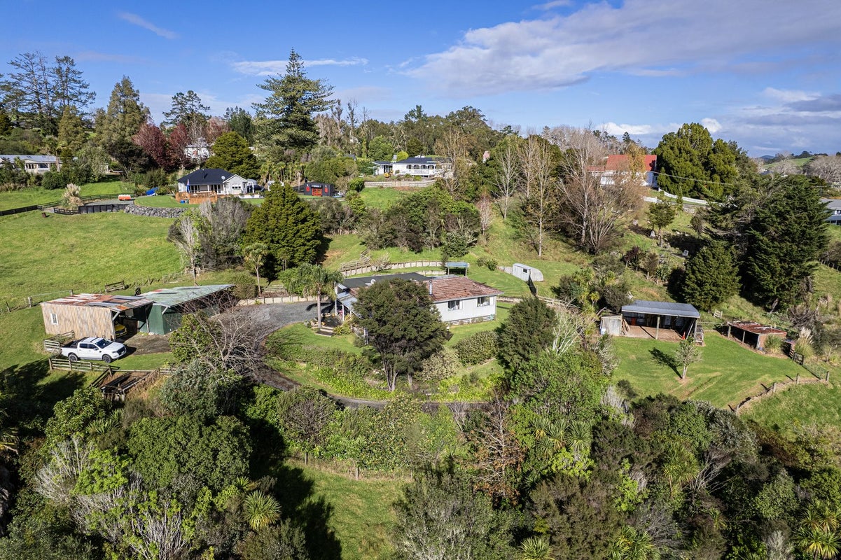 4 Paparoa Station Road, Paparoa, Paparoa - Carousel 33