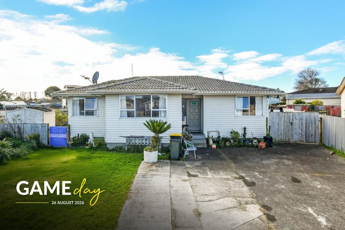 16 Serrano Place, Clover Park, Auckland - Carousel 1