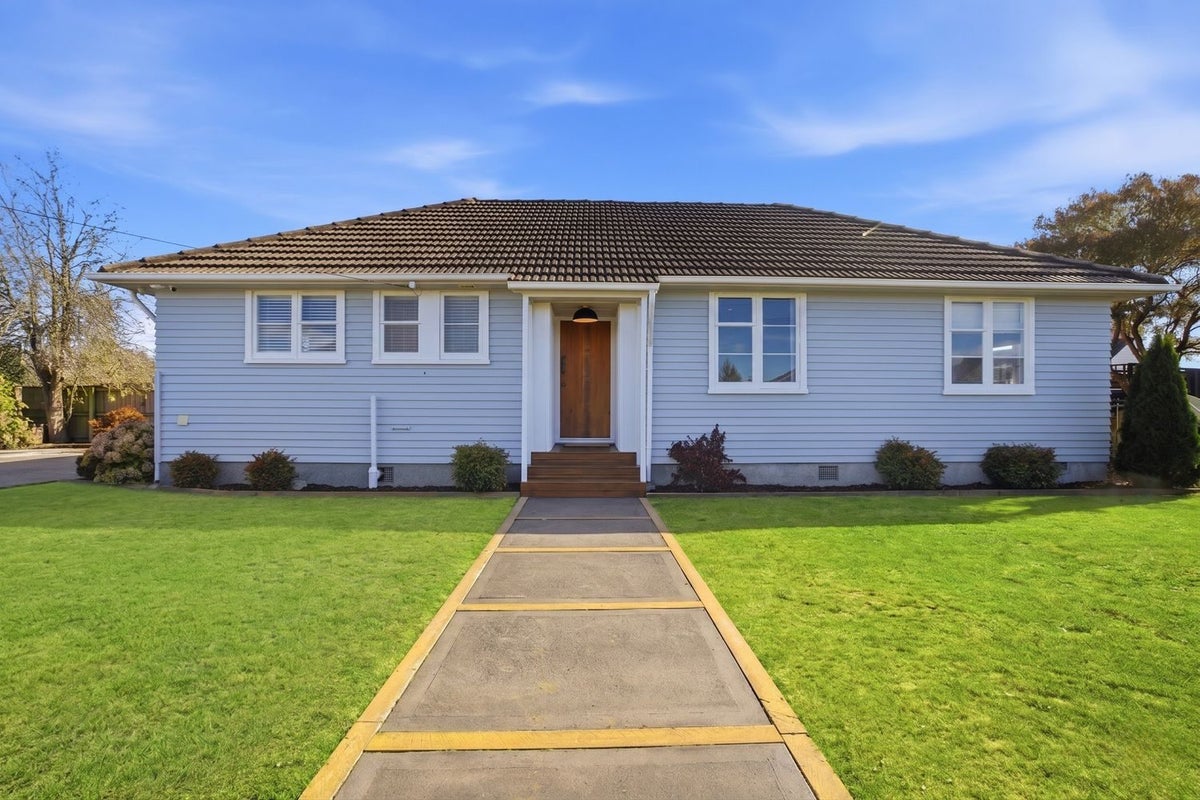 20 Robin Street, Burwood, Christchurch - Carousel 1