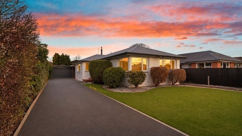 136 Avonhead Road, Avonhead, Christchurch - Carousel 1