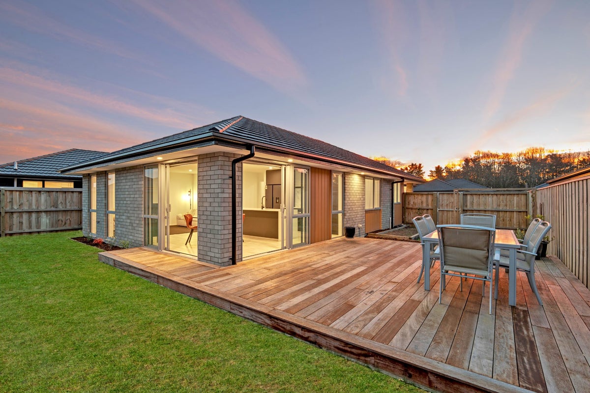7 Pip Lane, Belfast, Christchurch - Carousel 2