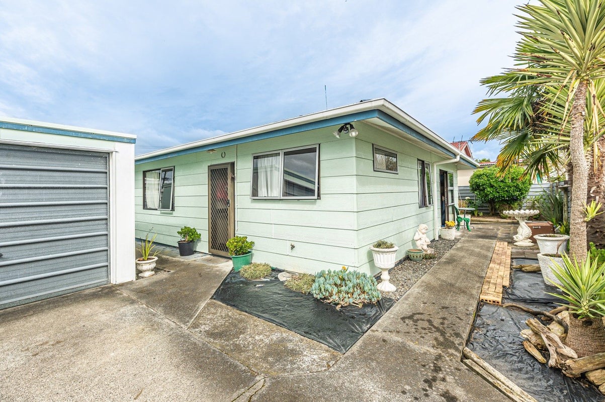 56 Hackett Street, Whanganui East, Whanganui - Carousel 1