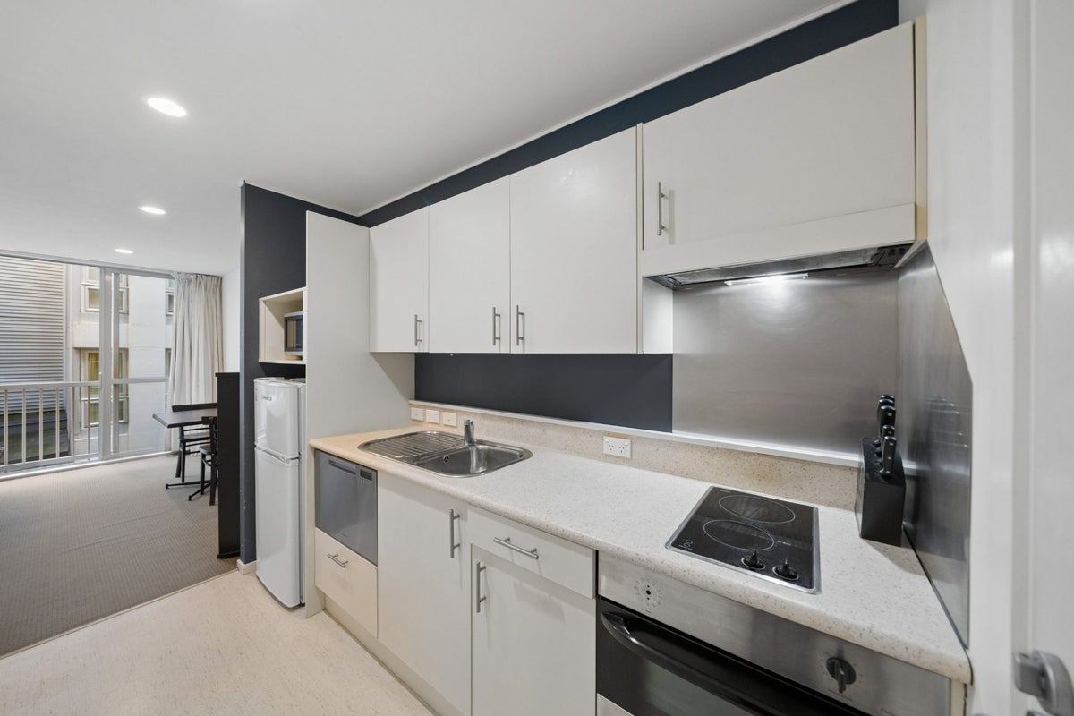 210/9 Gilmer Terrace, Wellington Central, Wellington - Carousel 2
