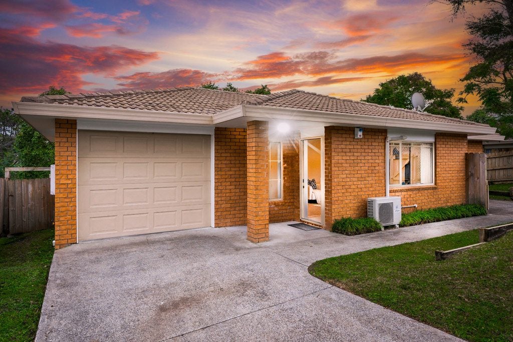 29 Ginders Drive, Massey, Auckland - Carousel 1