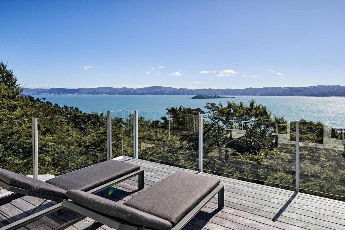 18 Huia Road, Days Bay, Lower Hutt - Carousel 2