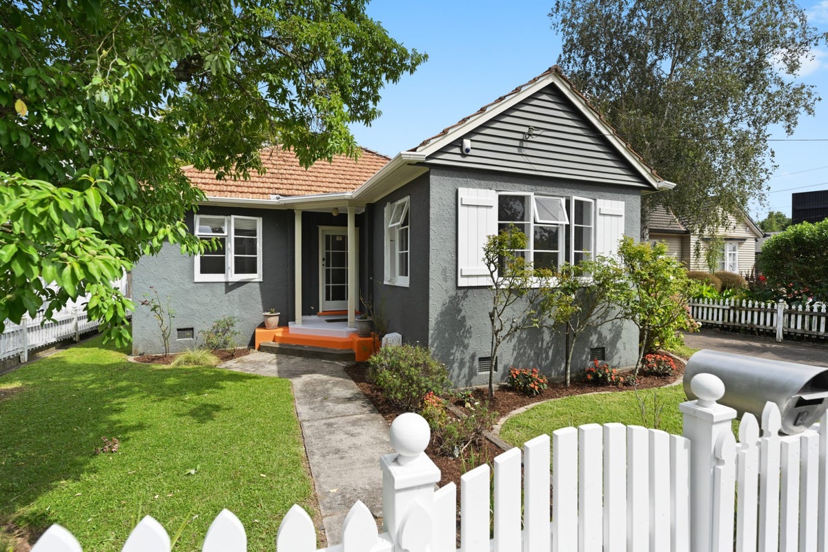 4 Valley Terrace, Hamilton Central, Hamilton - Carousel 2