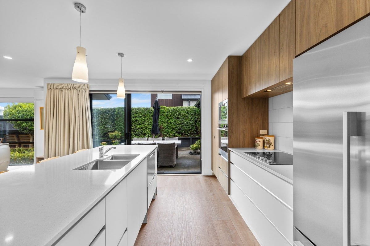 32 Whiteley Street, Moturoa, New Plymouth - Carousel 2