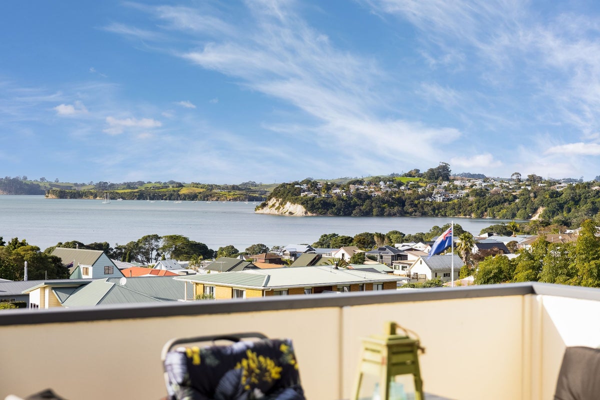 16 Tamatea Drive, Snells Beach, Snells Beach - Carousel 2