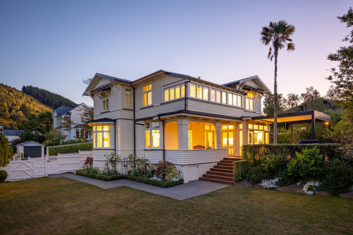 66 Shelbourne Street, Nelson, Nelson - Carousel 2