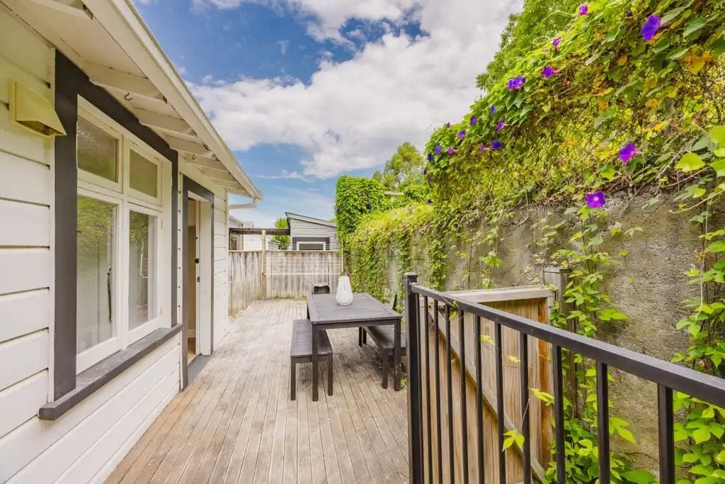 20 Faraday Street, Hospital Hill, Napier - Carousel 11