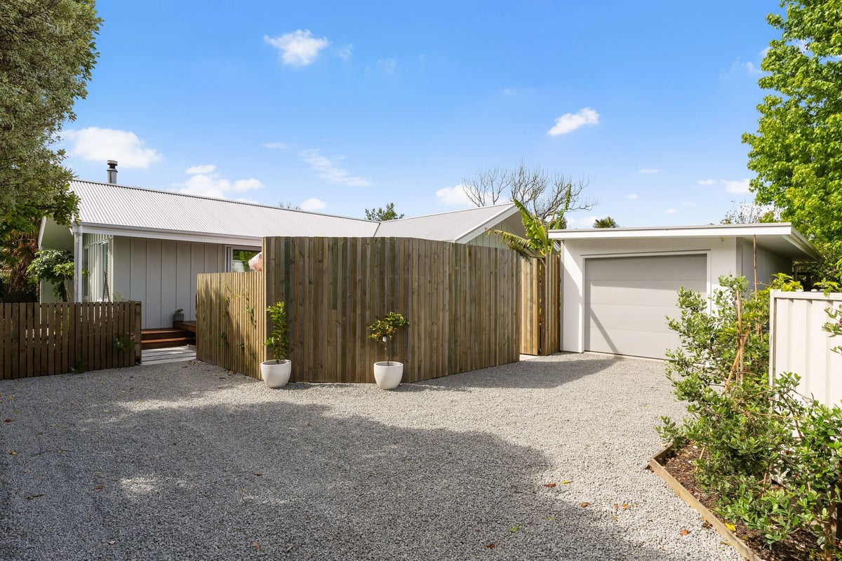 157 Harris Street, Inner Kaiti, Gisborne - Carousel 19