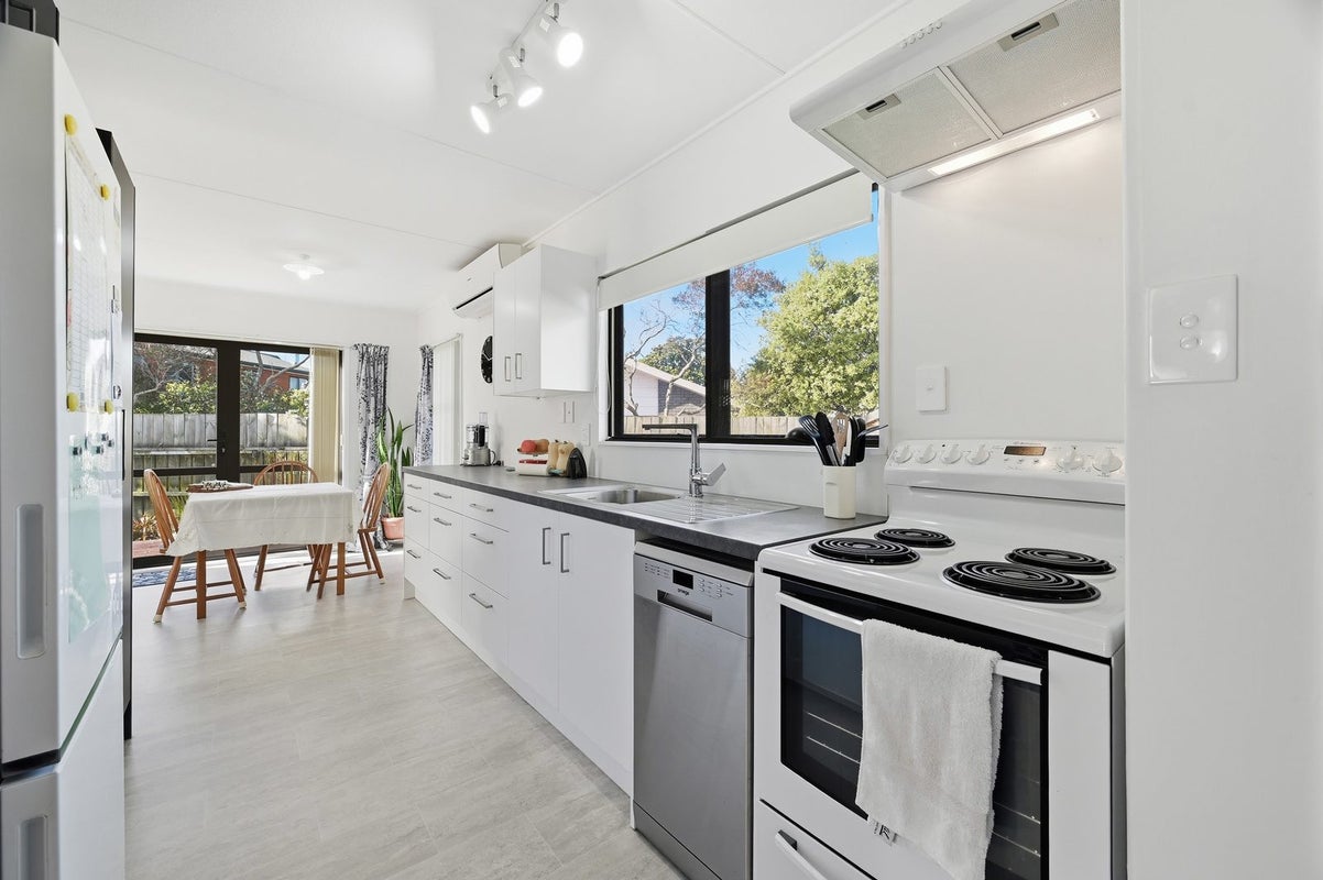 32B Aquarius Drive, Kawaha Point, Rotorua - Carousel 2