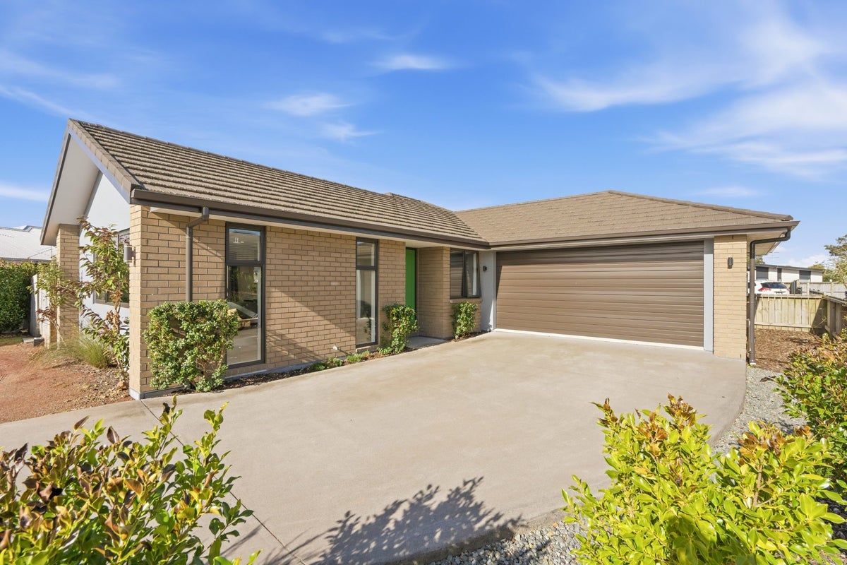 11 Kekewai Place, Tikipunga, Whangarei - Carousel 1