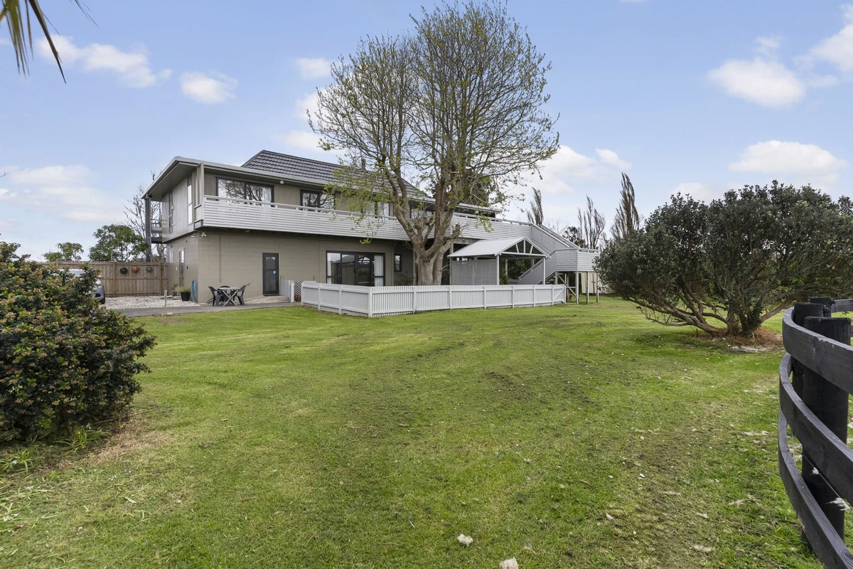 48 Parkhurst Road, Helensville, Helensville - Carousel 1