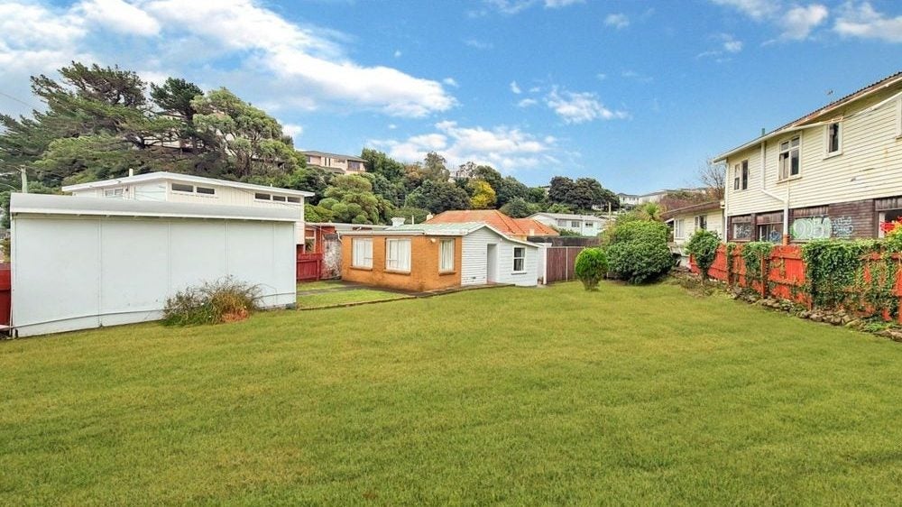 529 Broadway, Strathmore Park, Wellington - Carousel 1