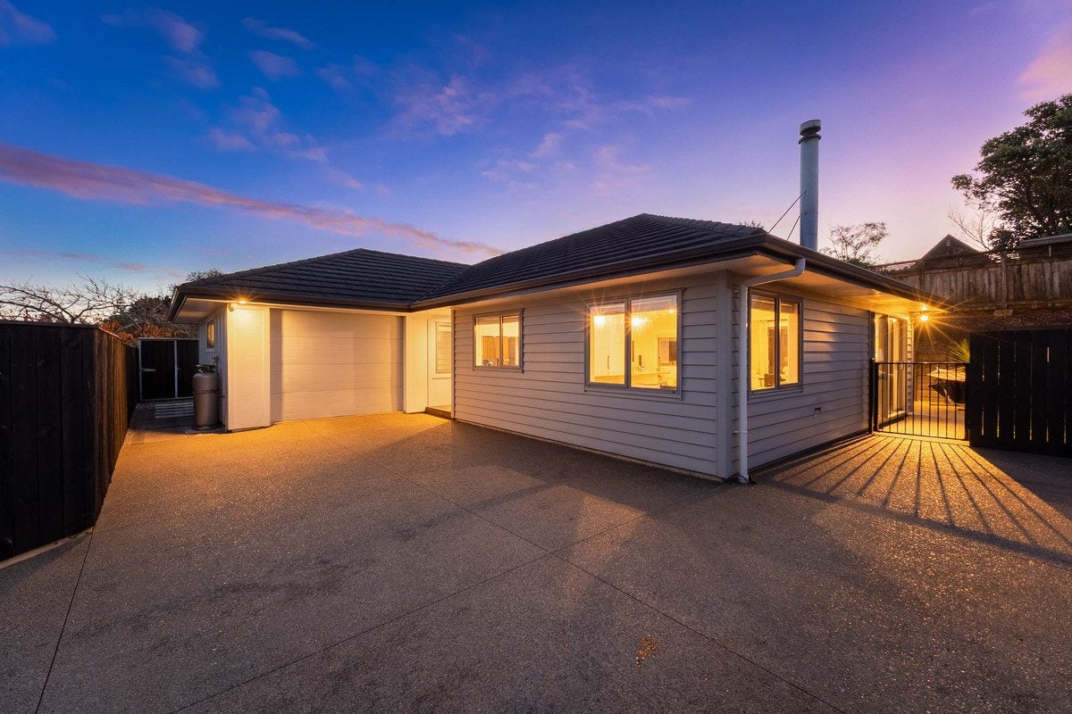 19B Francis Road, Paraparaumu Beach, Paraparaumu - Carousel 1