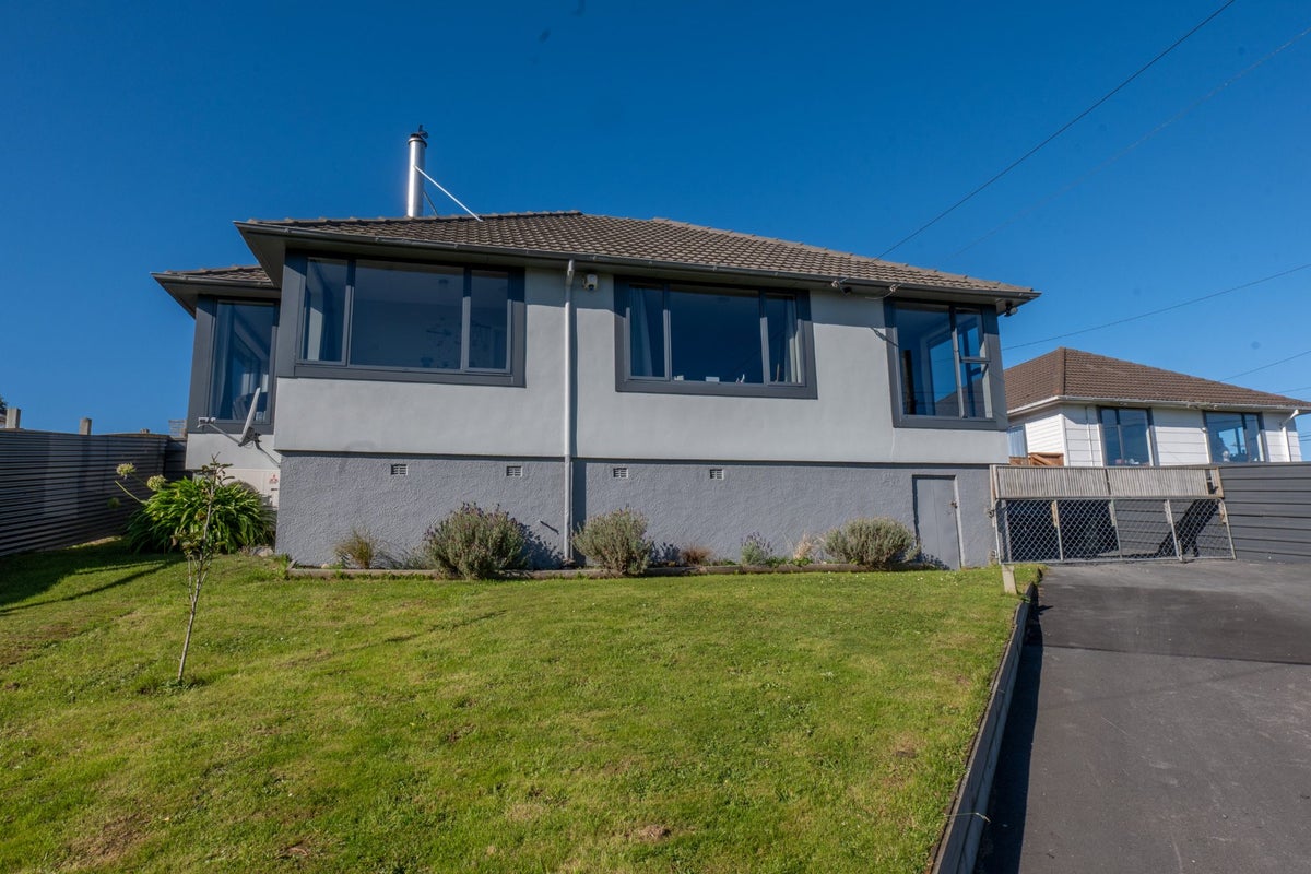 39 Panmure Avenue, Calton Hill, Dunedin - Carousel 1
