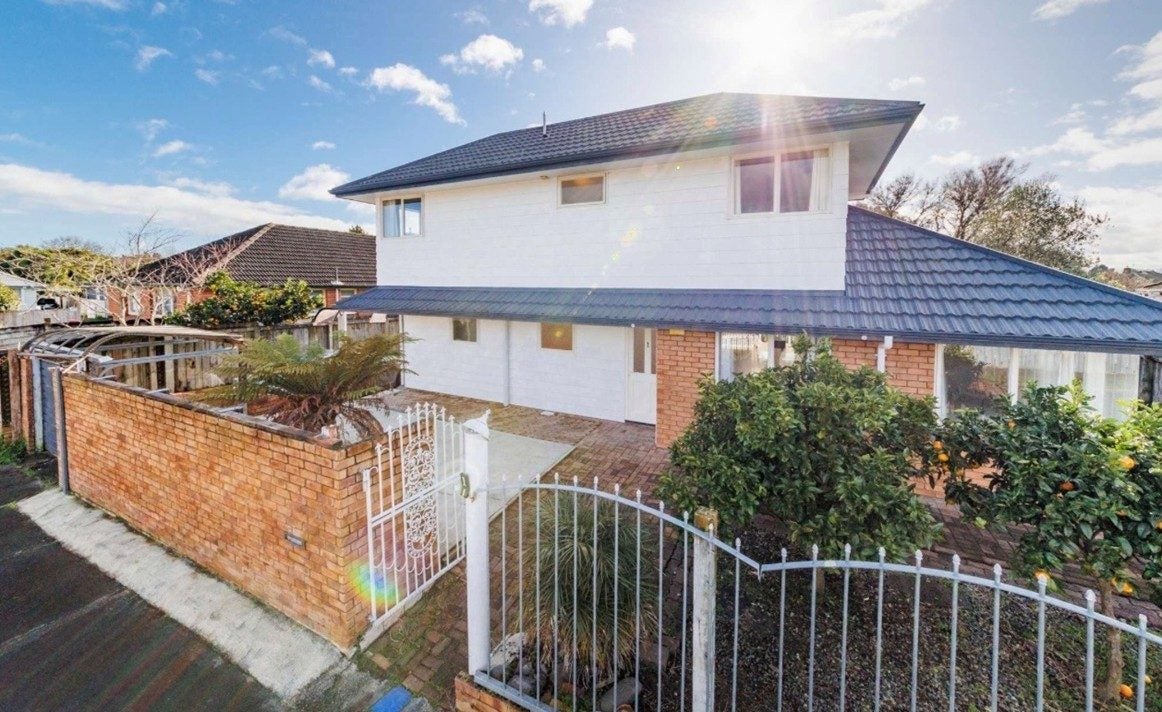 1 Ayr Place, Hokowhitu, Palmerston North - Carousel 1