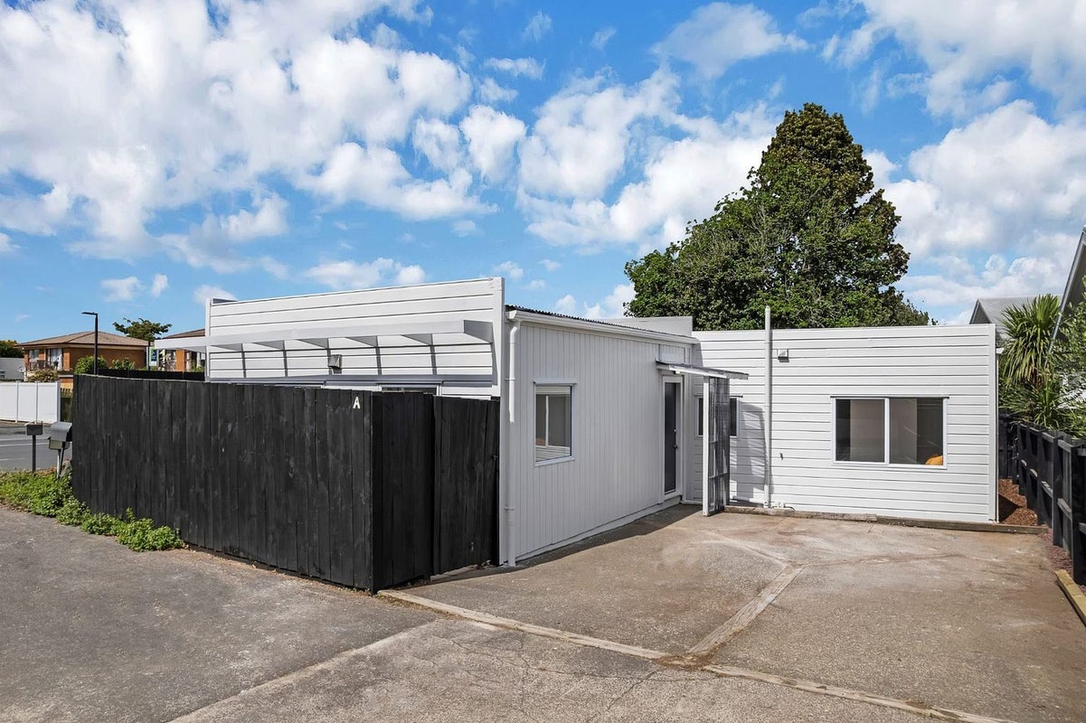 1145A New North Road, Mount Albert, Auckland - Carousel 1
