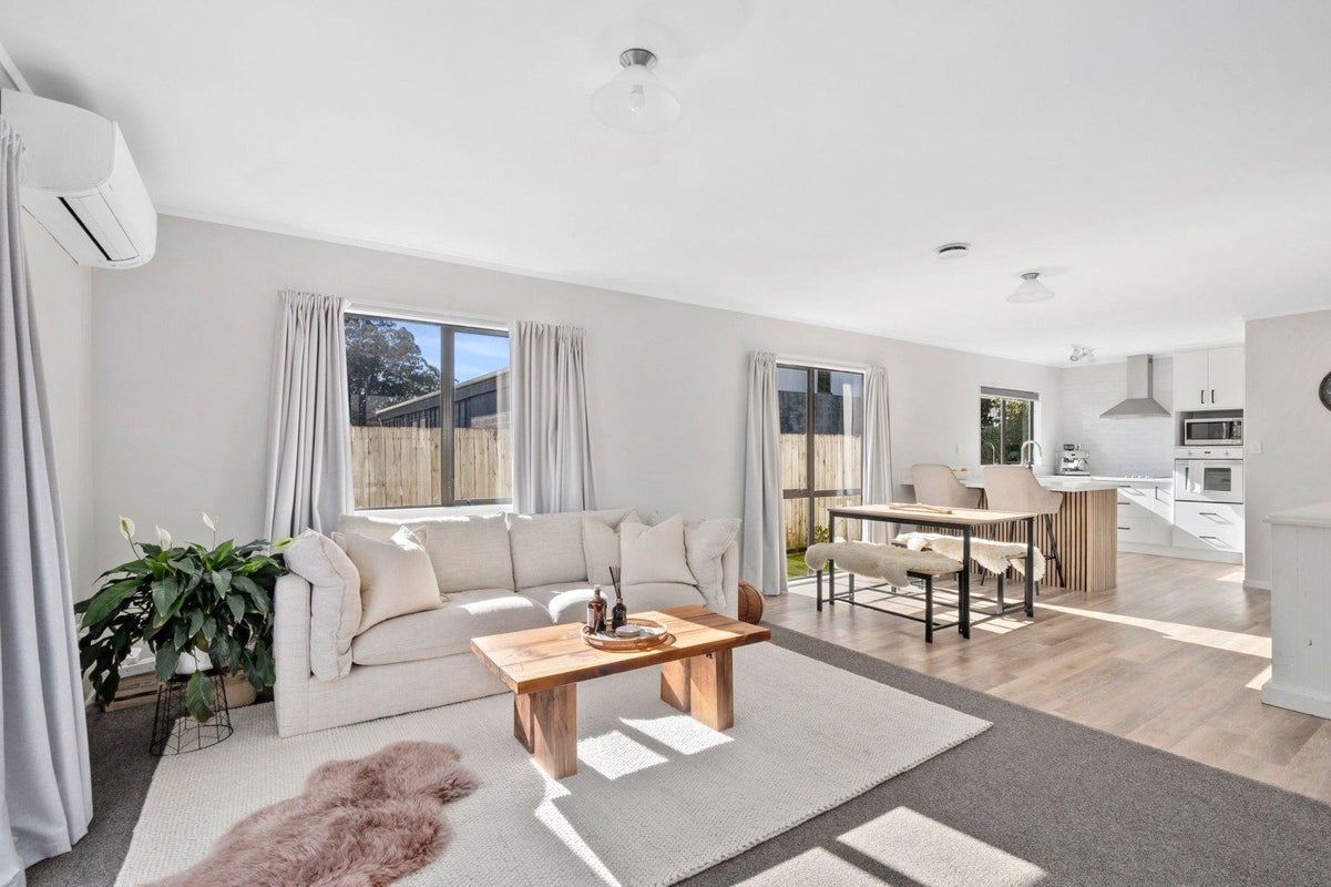 10 Burns Street, Leamington, Cambridge - Carousel 1