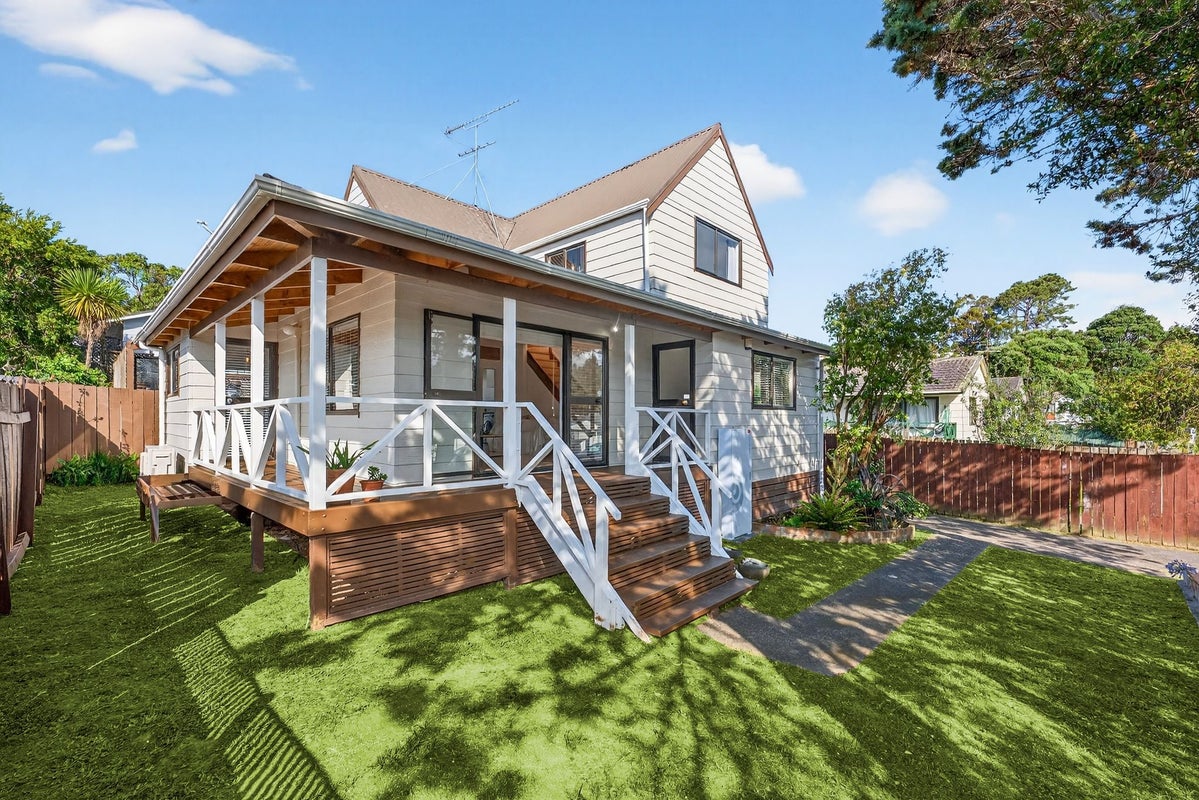 2/36 Gatman Street, Birkdale, Auckland - Carousel 1