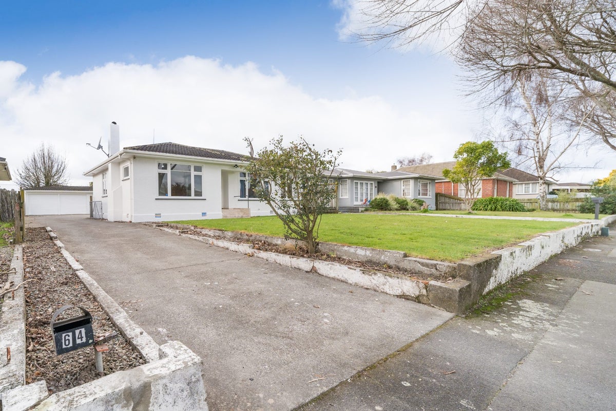 64 Keeling Street, West End, Palmerston North - Carousel 19