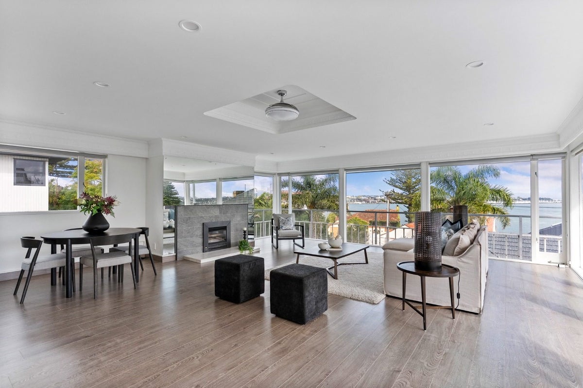81A Stanley Point Road, Stanley Point, Auckland - Carousel 1