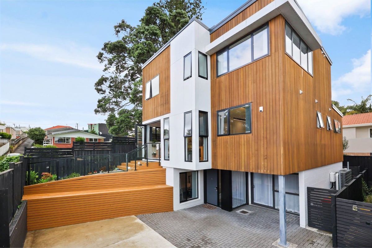 9E Glenfern Road, Mellons Bay, Auckland - Carousel 1