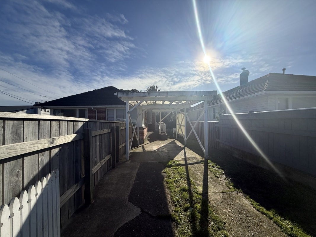 1009 High Street, Avalon, Lower Hutt - Carousel 1