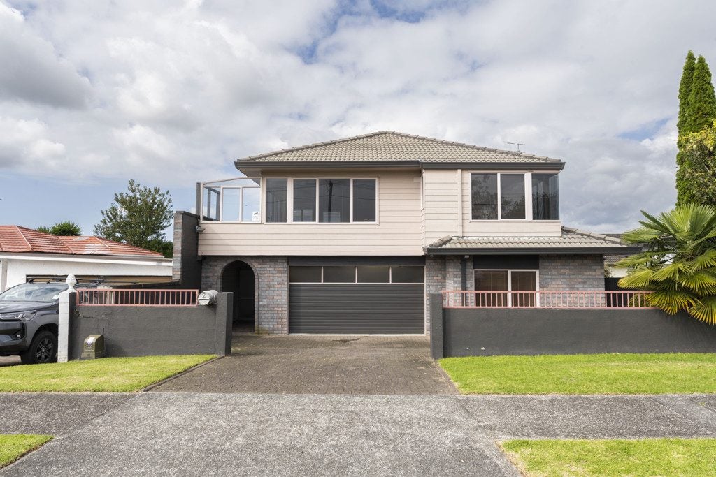 2 Bernard Street, Tauranga South, Tauranga - Carousel 1
