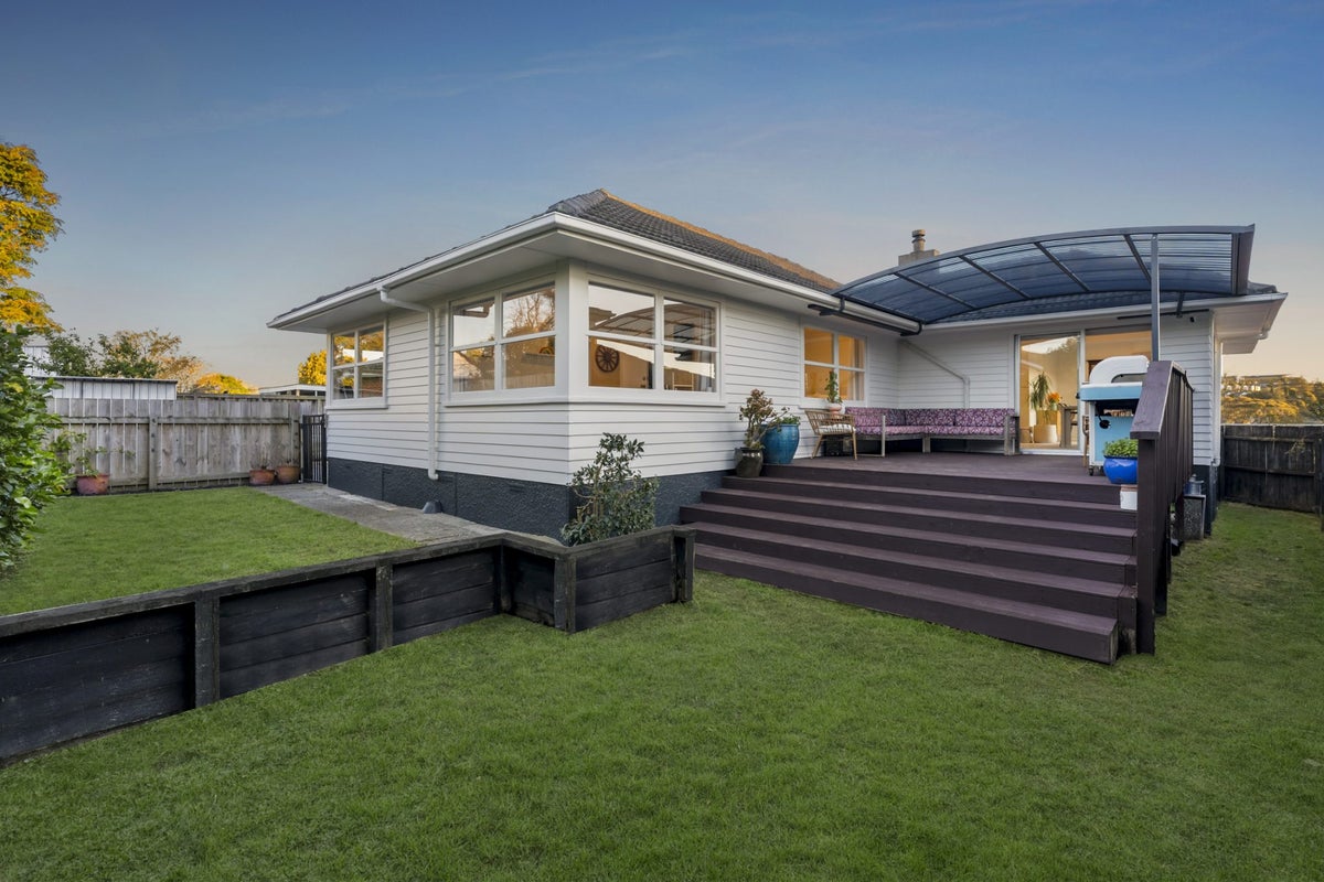 1/53 Ramillies Place, Glenfield, Auckland - Carousel 1