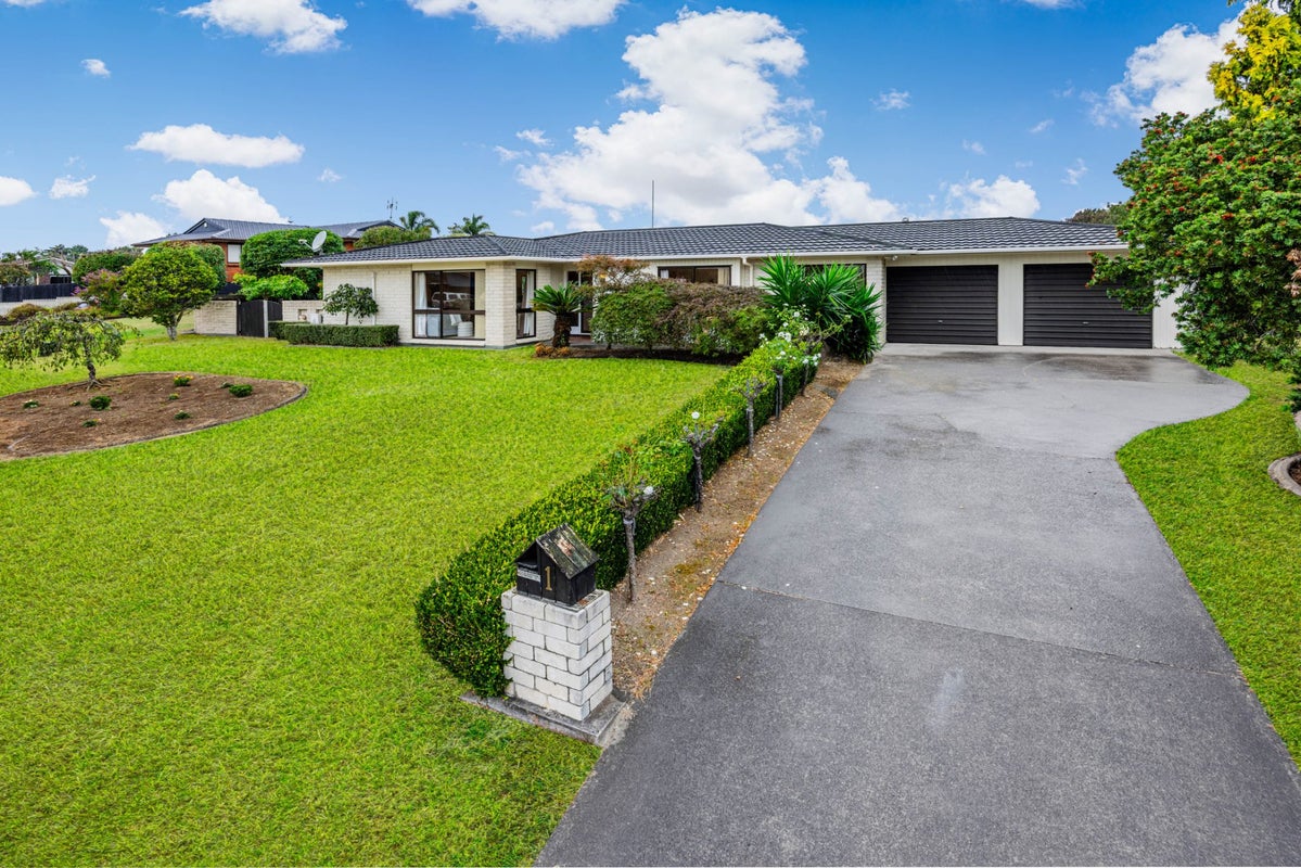 1 Elrita Place, Conifer Grove, Takanini - Carousel 1