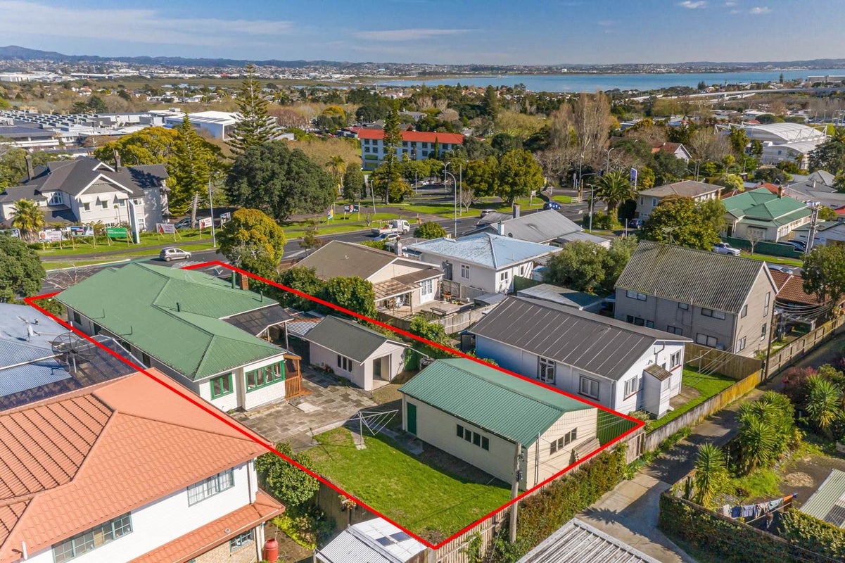 172 Carrington Road, Mount Albert, Auckland - Carousel 2