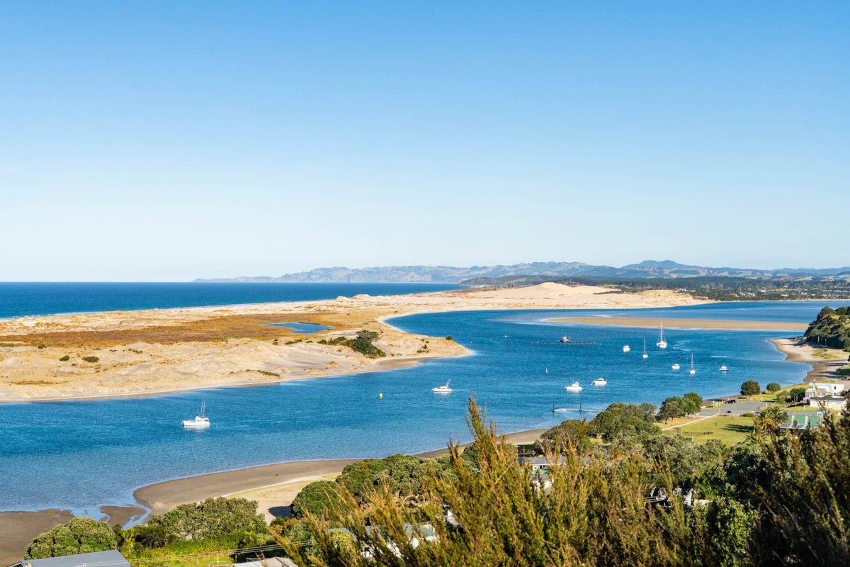 23 Wintle Street, Mangawhai Heads, Mangawhai - Carousel 2