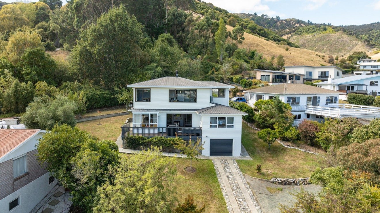 682 Atawhai Crescent, Atawhai, Nelson - Carousel 1