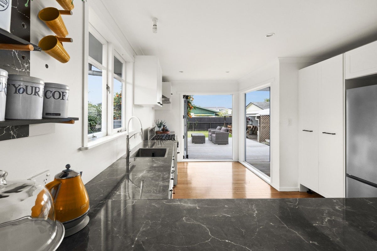 36 Allen Berry Avenue, Pirimai, Napier, Hawke's Bay - Carousel 2