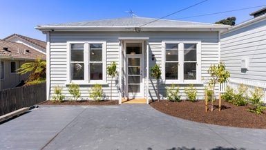 1 Chatham Street, Berhampore, Wellington - Carousel 1