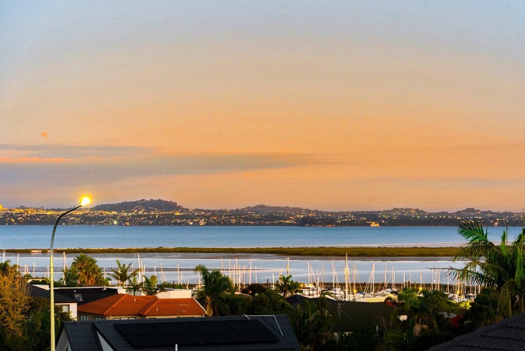 135 Wiseley Road, West Harbour, Auckland - Carousel 19
