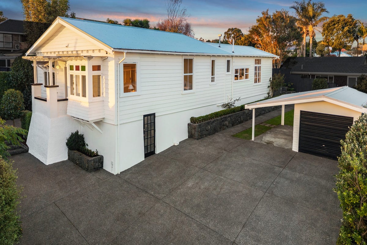 13 Huapai Street, Onehunga, Auckland - Carousel 1